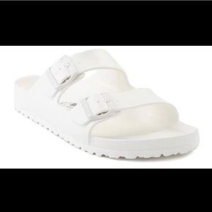 Birkenstock’s sandals colored